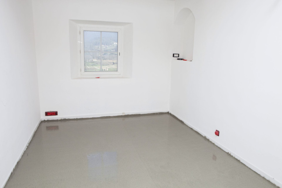 Maçonnerie : Réalisation d’une chape maigre dans la buanderie au rez-de-chaussée d’une maison de maître à Lyon - Renobast