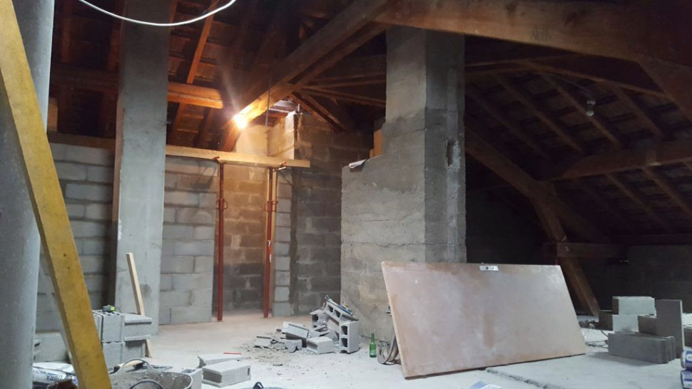 Démolition des murs dans la partie haute - Renobast