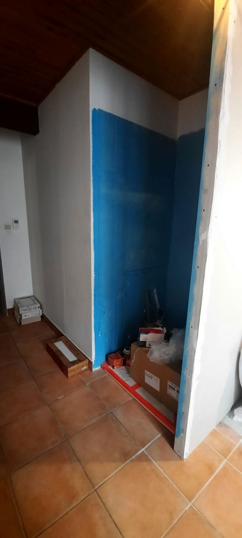 Création d'une cloison pour la douche pour rénovation d'une salle de bain à Valence (26) - Renobast